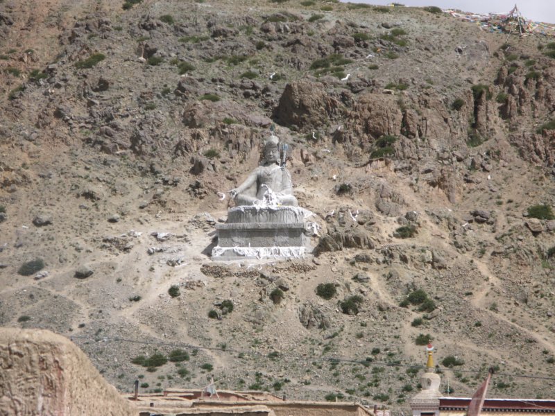 statueofagururinpochepadmasambhavaatdarchen.jpg